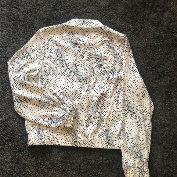 🤍 H&M/ Lt Weight Woven Spotted Bomber Jacket 🤍 - Picture 4 of 7